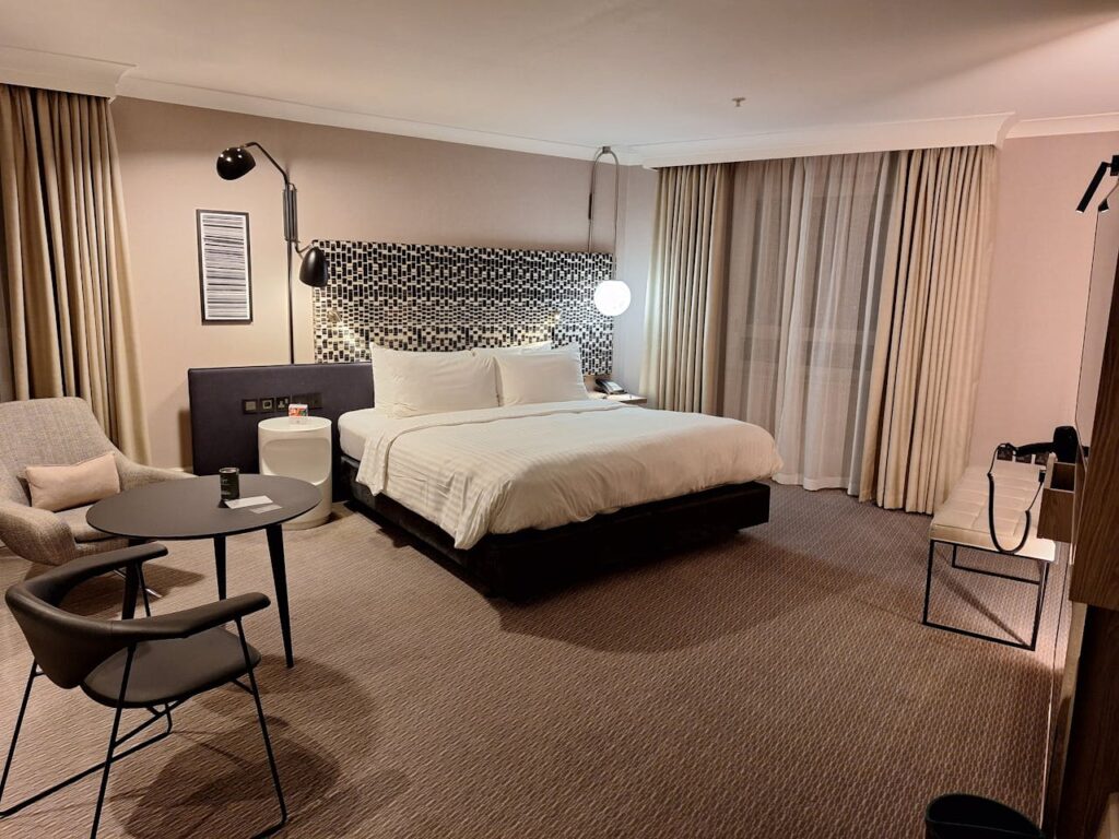 7 Smart Room Innovations Redefining Luxury Stays in 2025